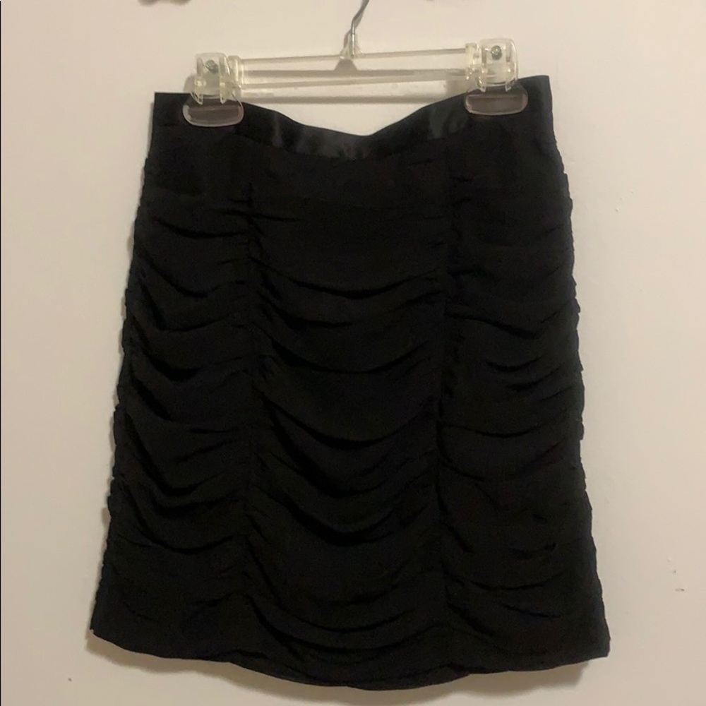1 Black mini skirt with rouching